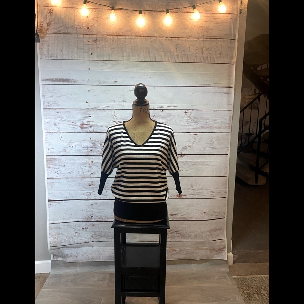 Rop’e Pi’cnic Sweater Black/White Stripe. Size 38.